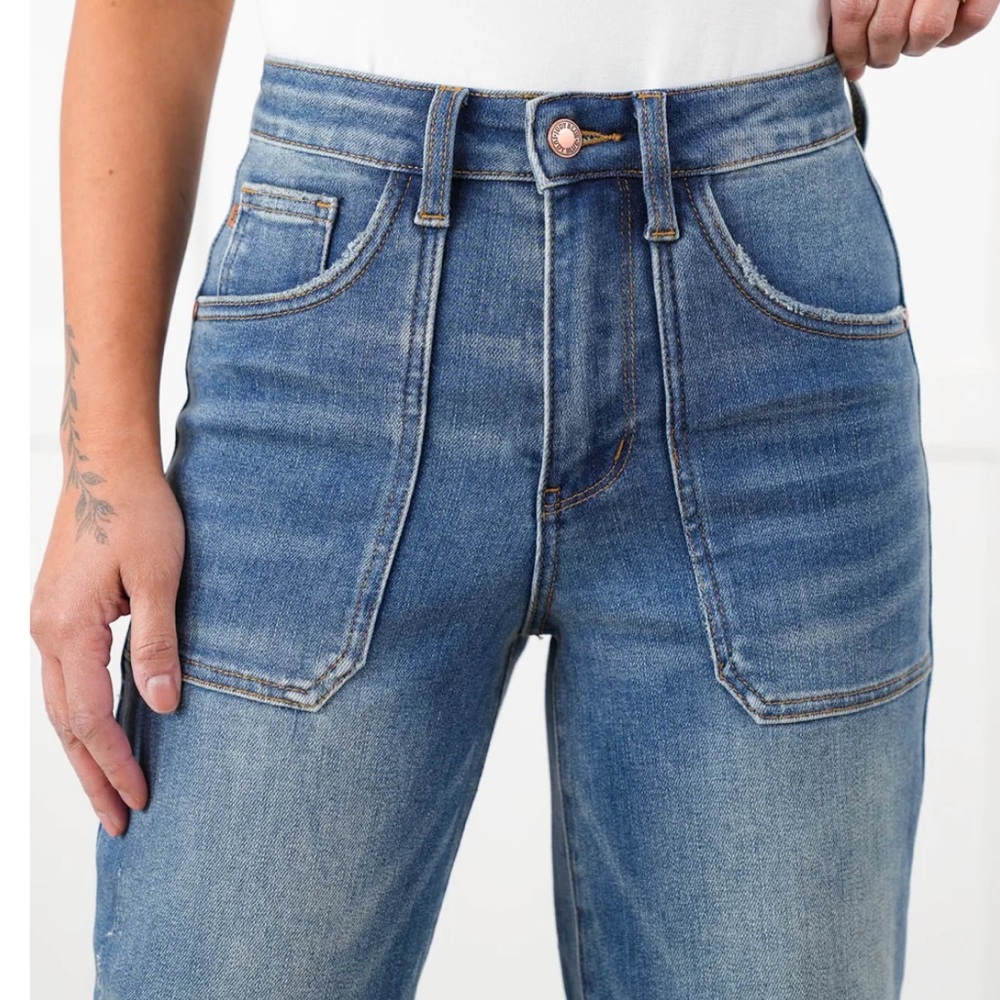 Judy Blue Medium Wash Straight Leg Jeans - Picture 7 of 15